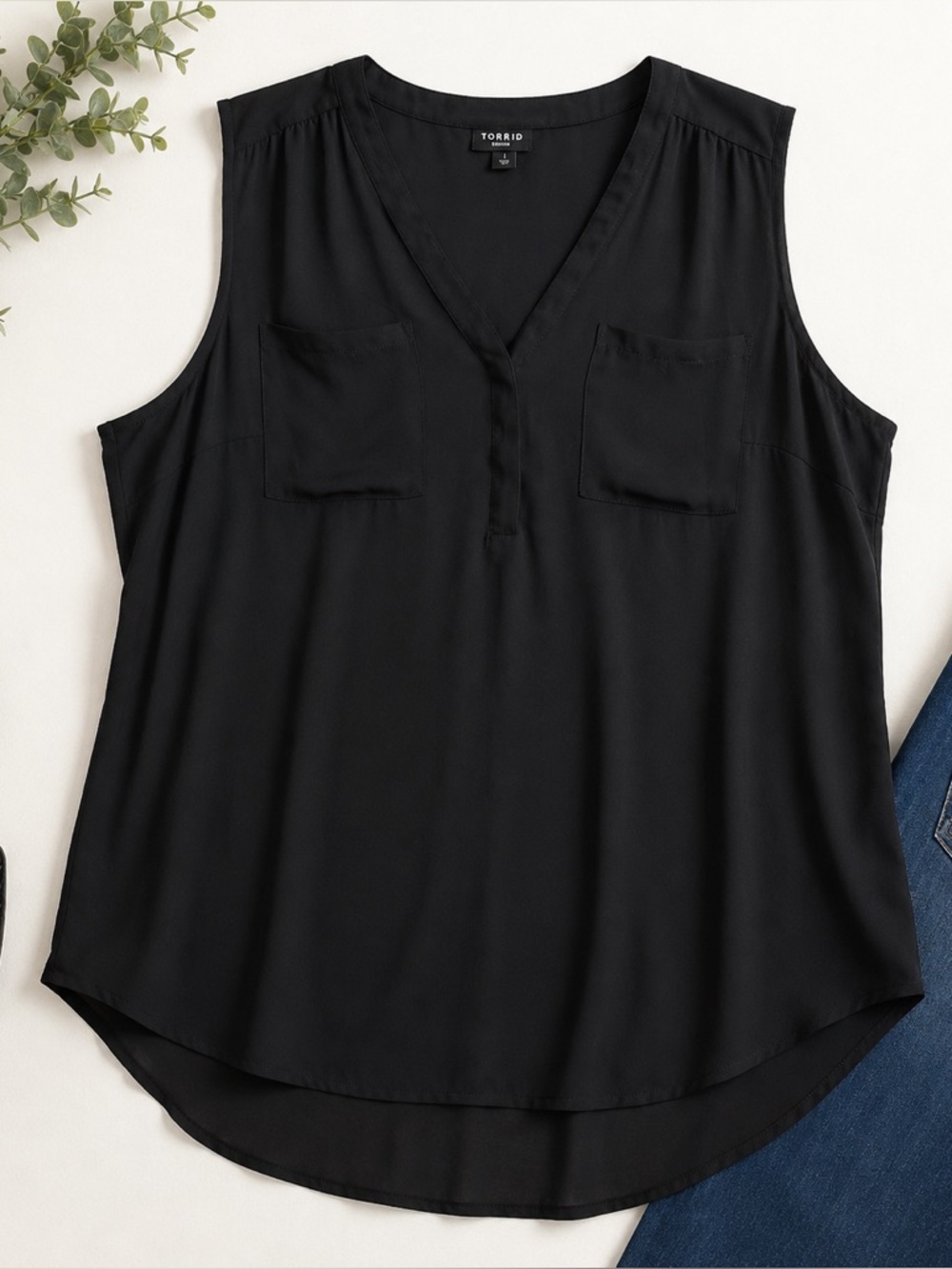 Torrid Harper Sleeveless Blouse Black Plus Size 1 Hi-Low Hem Career Casual